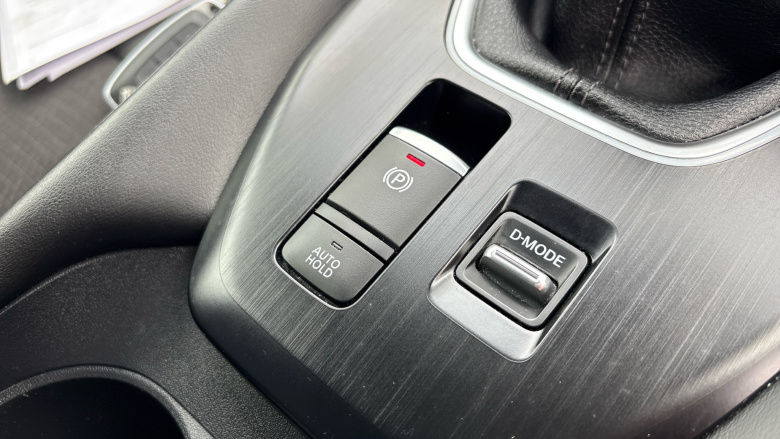 Nissan Qashqai 1.3 DiG-T MH N-Connecta 5dr Petrol Hatchback